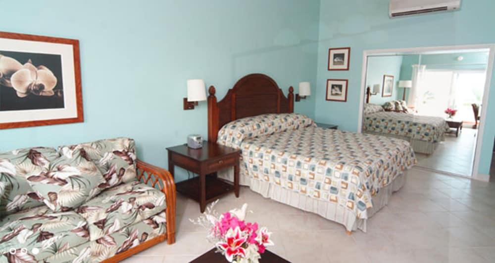 Trade Winds Hotel Dickenson Bay Extérieur photo