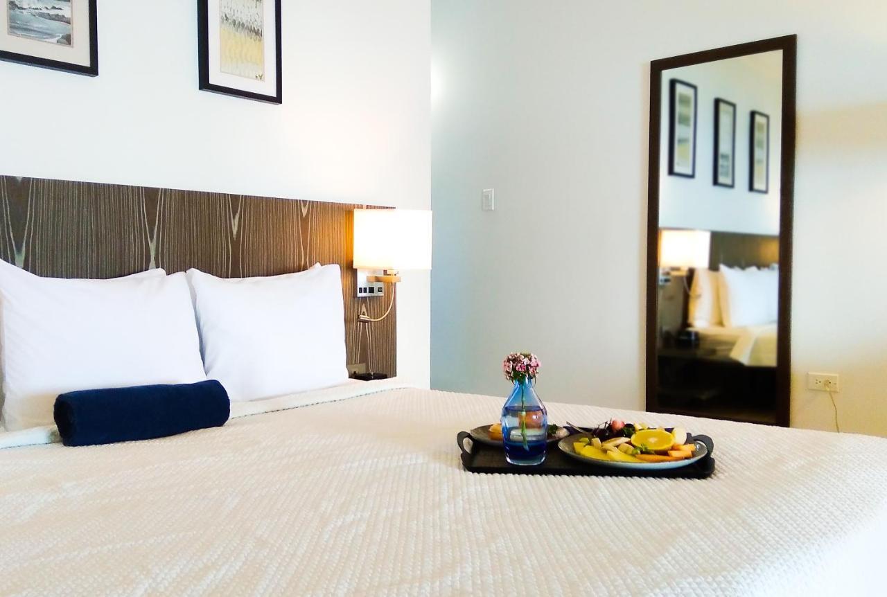 Trade Winds Hotel Dickenson Bay Extérieur photo