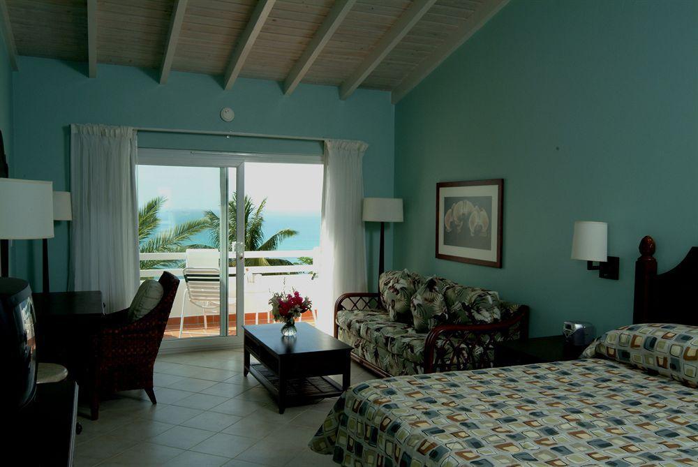 Trade Winds Hotel Dickenson Bay Extérieur photo