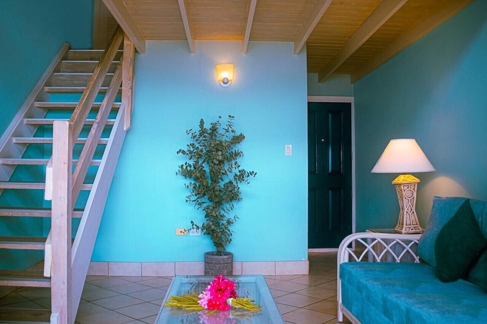 Trade Winds Hotel Dickenson Bay Extérieur photo