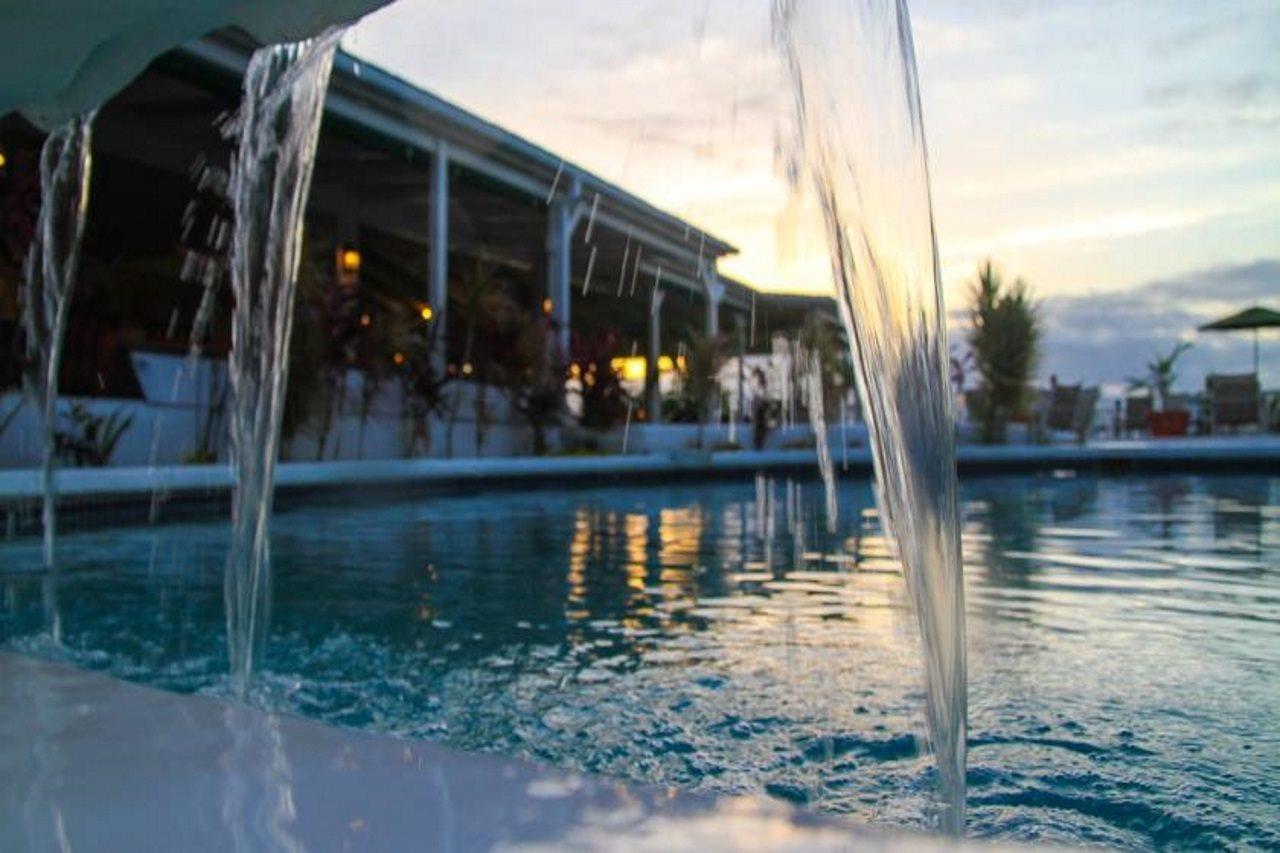 Trade Winds Hotel Dickenson Bay Extérieur photo