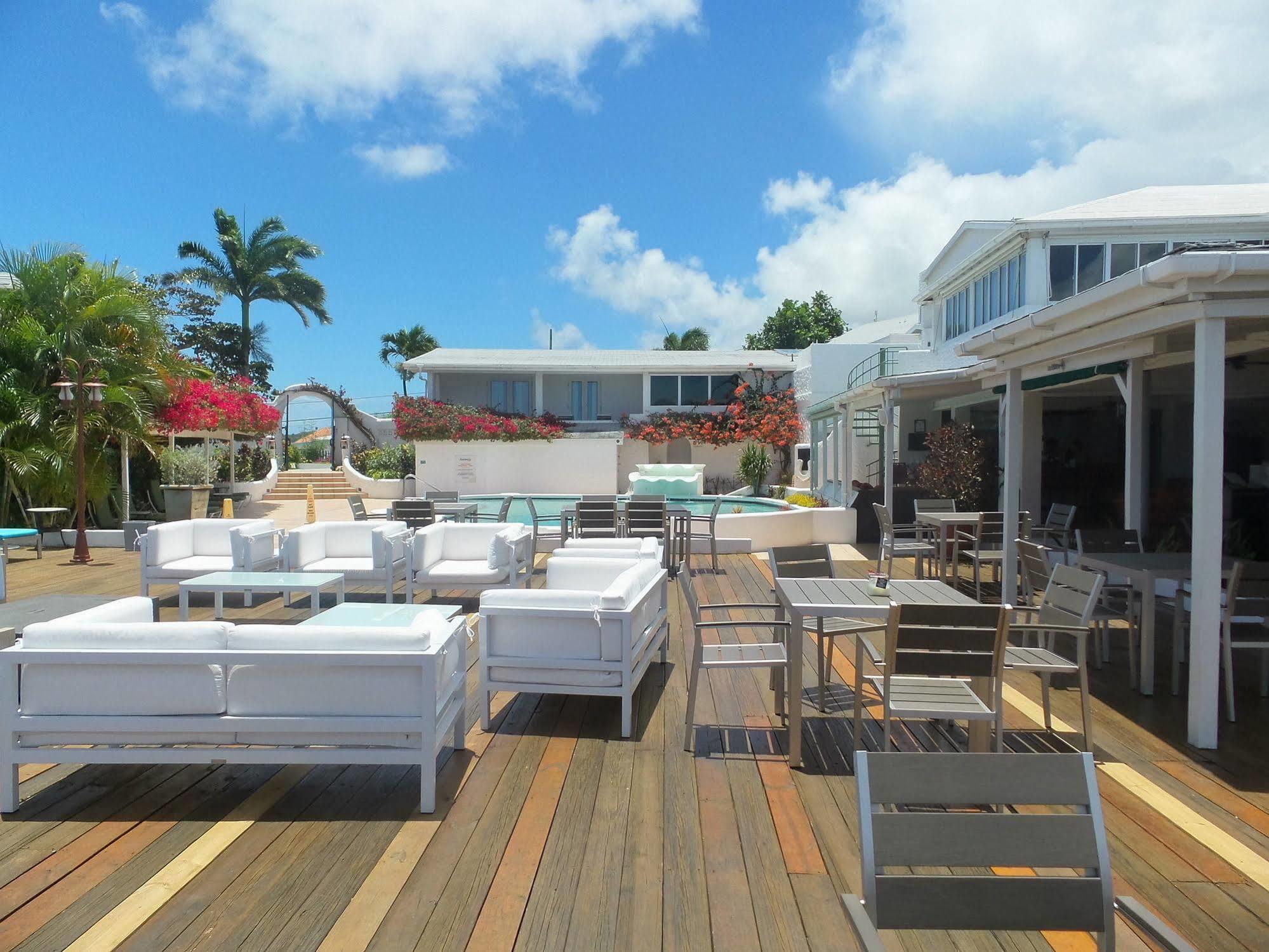 Trade Winds Hotel Dickenson Bay Extérieur photo